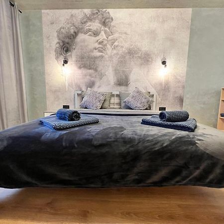 Gold Apartment Vysochana18 Ивано-Франкивск Екстериор снимка