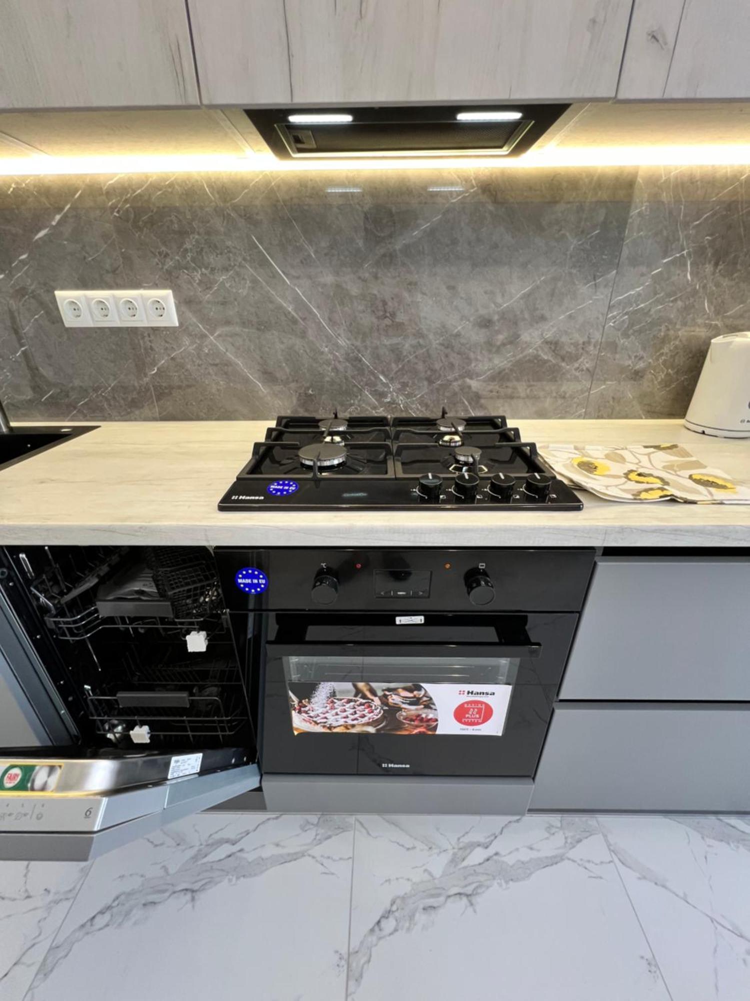 Gold Apartment Vysochana18 Ивано-Франкивск Екстериор снимка